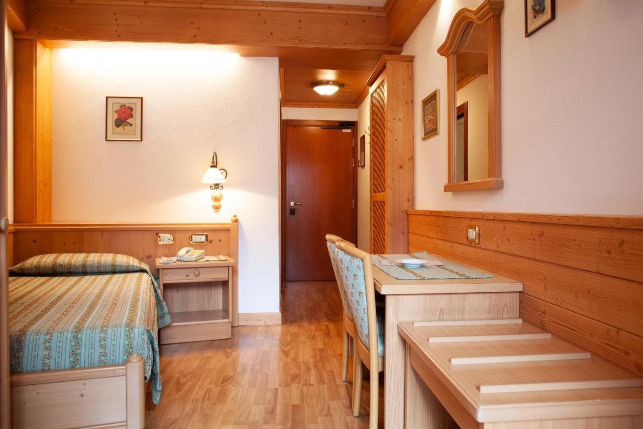 Hotel Posta Forni di Sopra Esterno foto