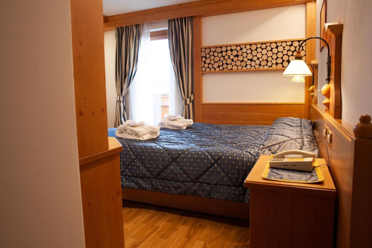 Hotel Posta Forni di Sopra Esterno foto