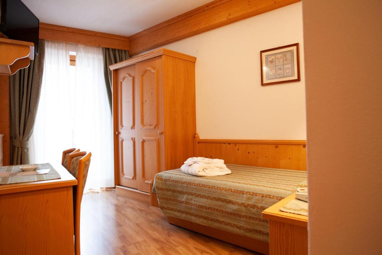 Hotel Posta Forni di Sopra Esterno foto