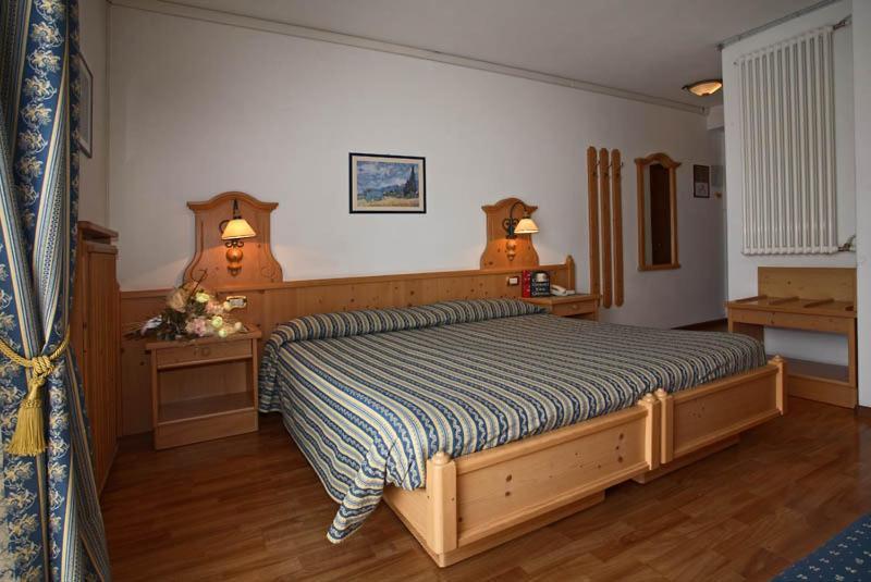 Hotel Posta Forni di Sopra Esterno foto