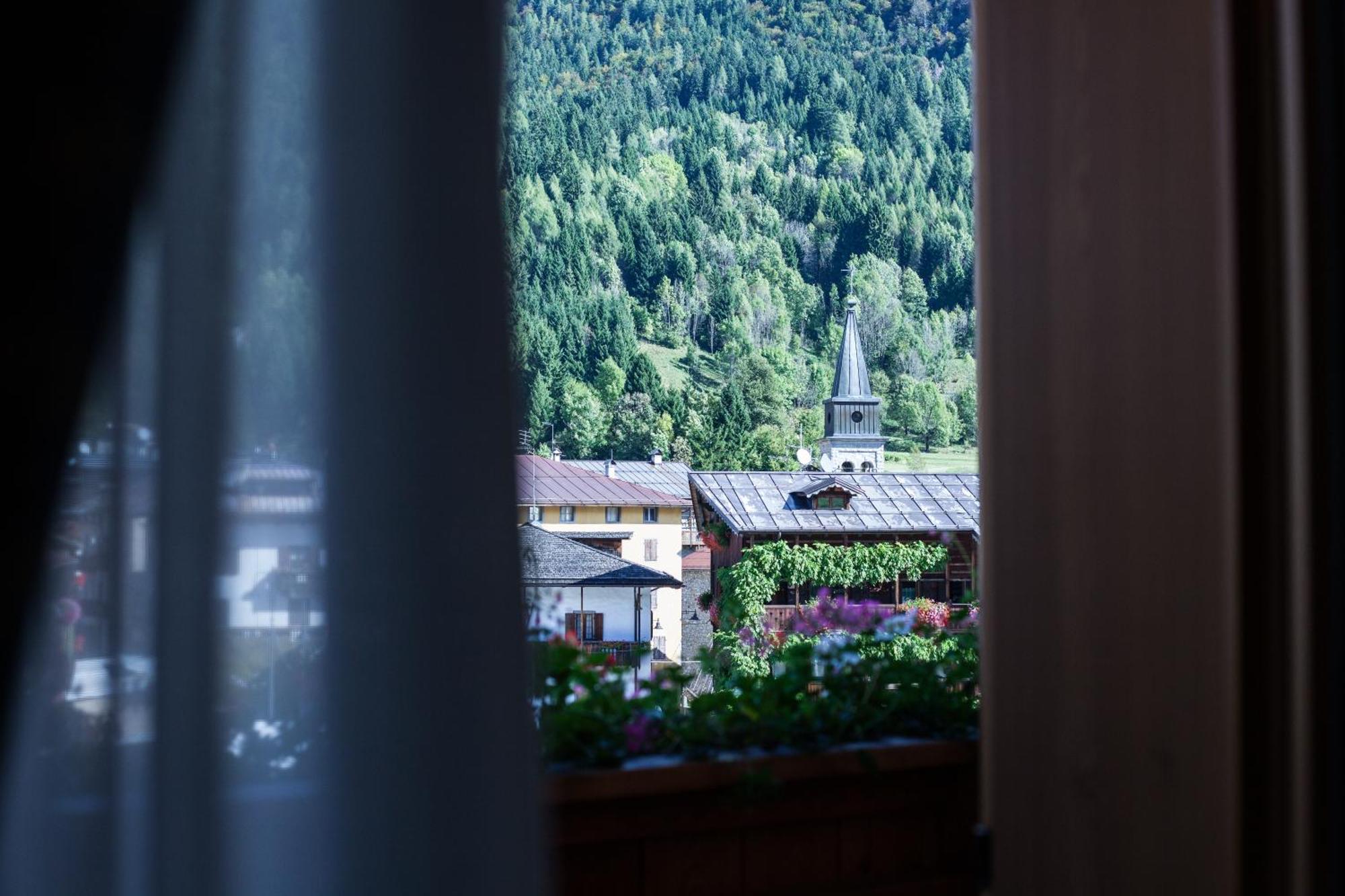 Hotel Posta Forni di Sopra Esterno foto