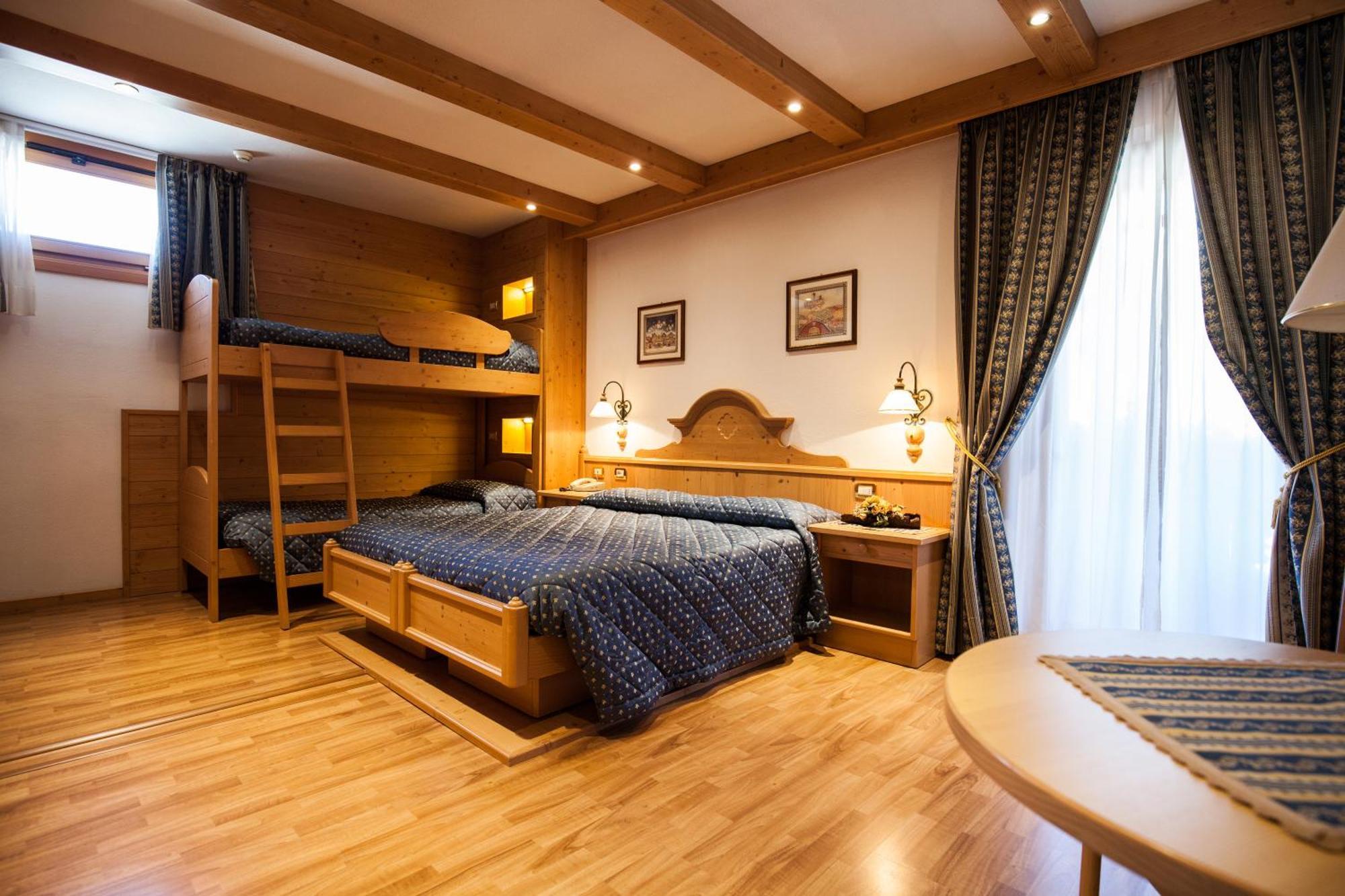 Hotel Posta Forni di Sopra Esterno foto