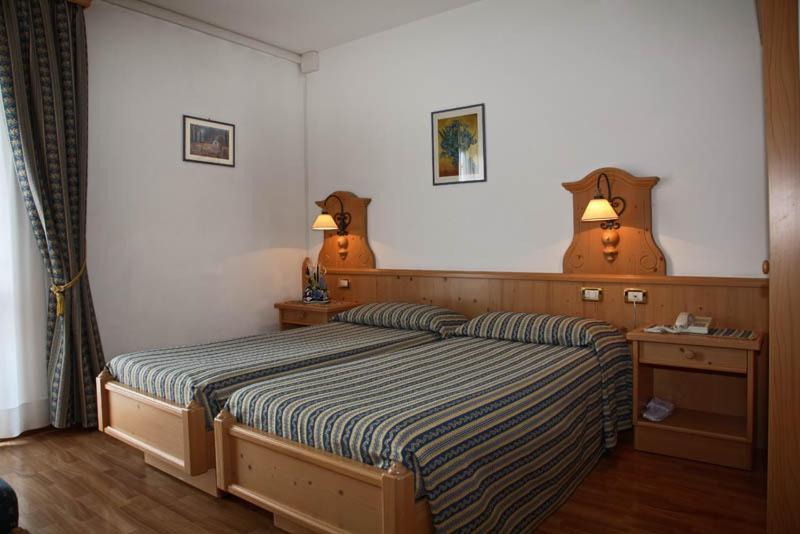 Hotel Posta Forni di Sopra Esterno foto