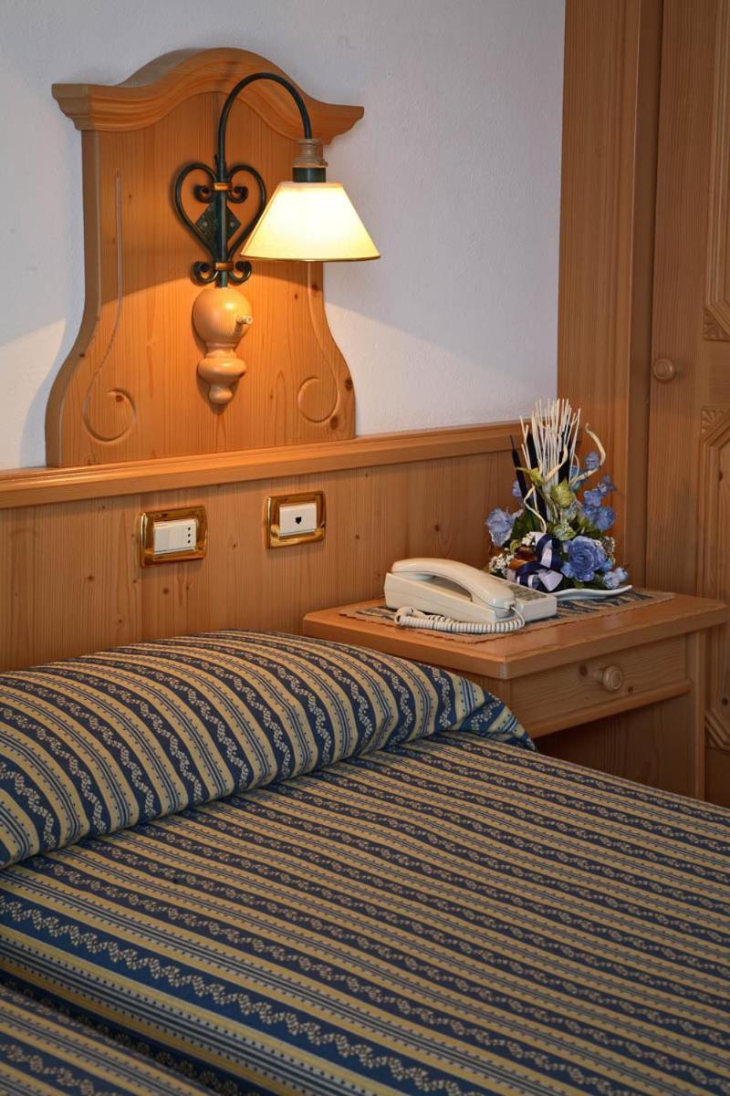 Hotel Posta Forni di Sopra Esterno foto
