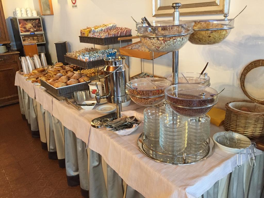 Hotel Posta Forni di Sopra Esterno foto