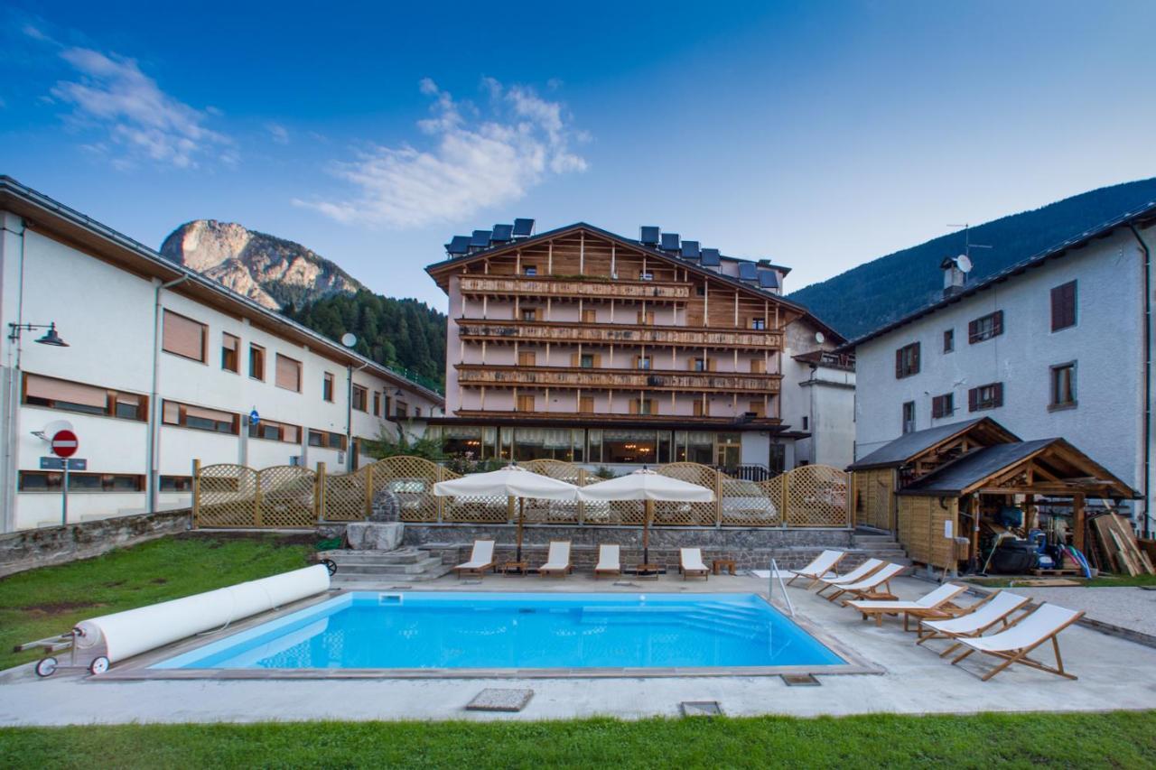 Hotel Posta Forni di Sopra Esterno foto